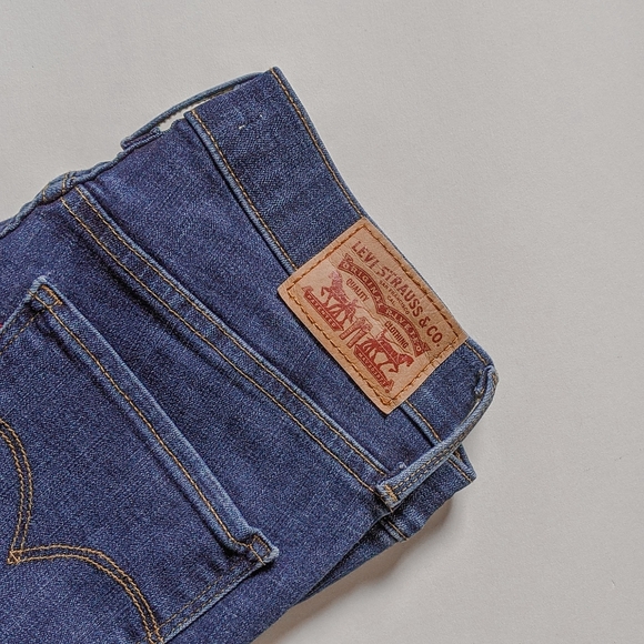 Blue Levi's Mid-Rise Skinny Jeans - Picture 4 of 5